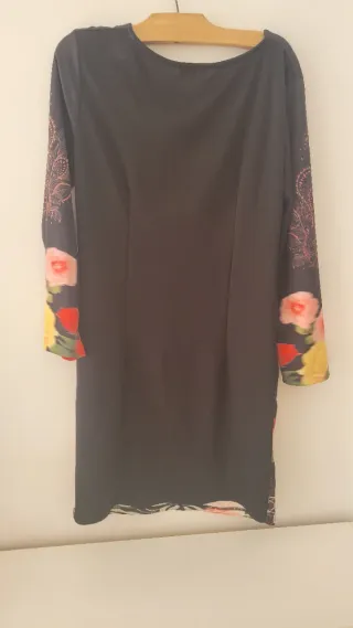 Vestido negro estampado flores