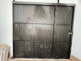 Puerta de garaje metálica