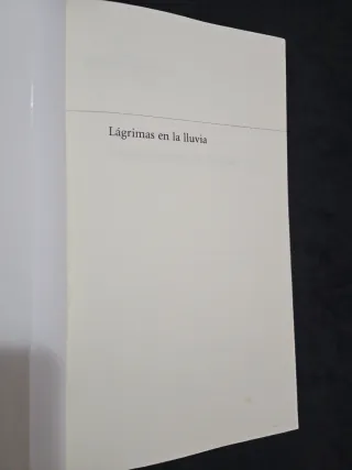 Libro/lágrimas en la lluvia