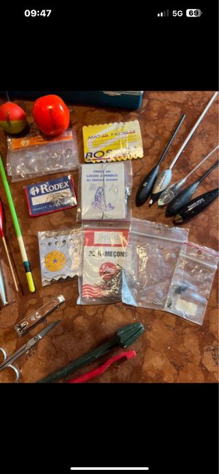 Set pesca sportiva galleggianti e accessori