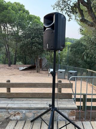 Altavoces Yamaha Stagepass 400