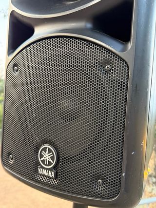 Altavoces Yamaha Stagepass 400