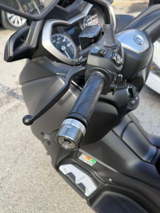 Yamaha XMAX 125 – 2022 – SOLO 1.100 km –COMO NUEVA