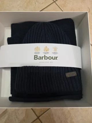 Set regalo barbour cappello più sciarpa
