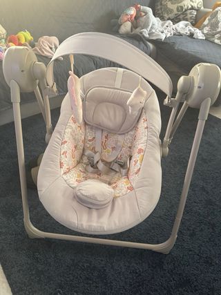 Amaca para bebé con juguetes