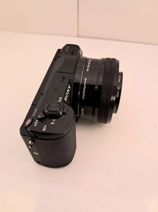 9262 DISPAROS Cámara Sony Alpha 5100 con caja