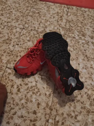 Zapatillas Nike Shox Rojas y Plateadas