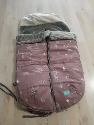 Saco para cochecito con estampado espacial