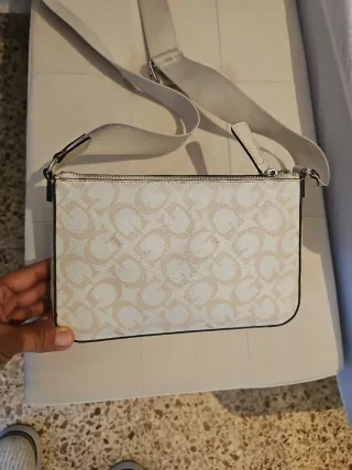 Bolso Guess Beige y Blanco