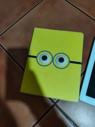 iPad Blanco hay q ponerle la placa base y funciona