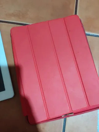 iPad Blanco hay q ponerle la placa base y funciona