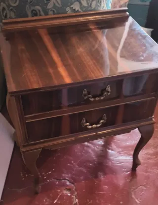 COMODA con ESPEJO Y MESILLA A JUEGO.