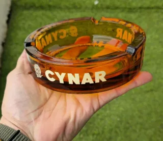Cynar. Cenicero vintage