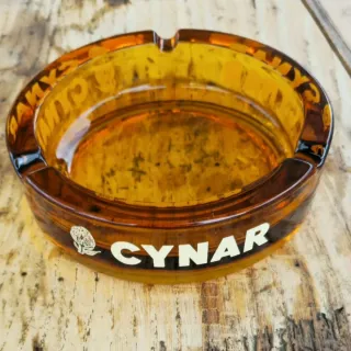Cynar. Cenicero vintage