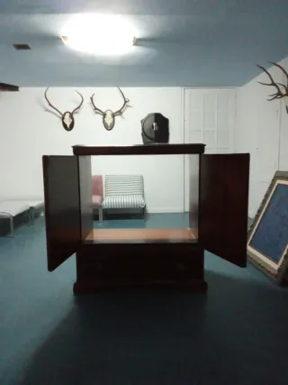 Mueble TV madera con roces