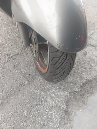 Suzuki Burgman 650 Gris