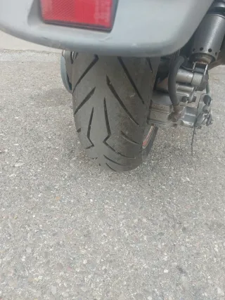 Suzuki Burgman 650 Gris