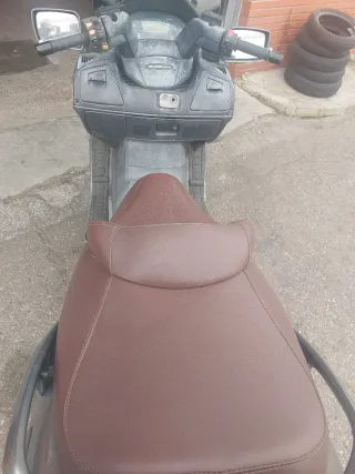 Suzuki Burgman 650 Gris