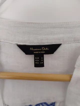 Blusa de lino blanca con bordados de Massimo Dutti