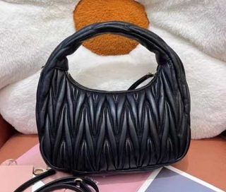 Bolso Miu Miu Wander pequeño negro