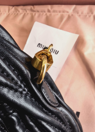 Bolso Miu Miu Wander pequeño negro