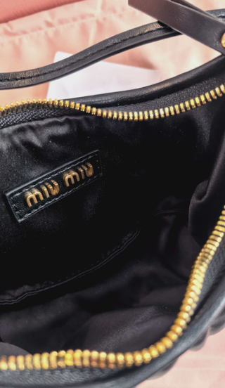 Bolso Miu Miu Wander pequeño negro