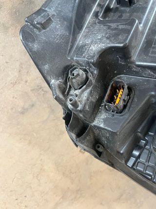 2 Faros les Renault Trafic