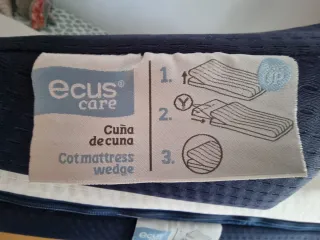 Cuna colecho de bebé blanca y madera con colchón