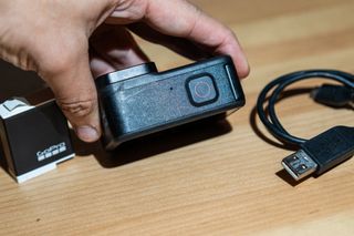GoPro Hero 11 Black + Batería y Cable