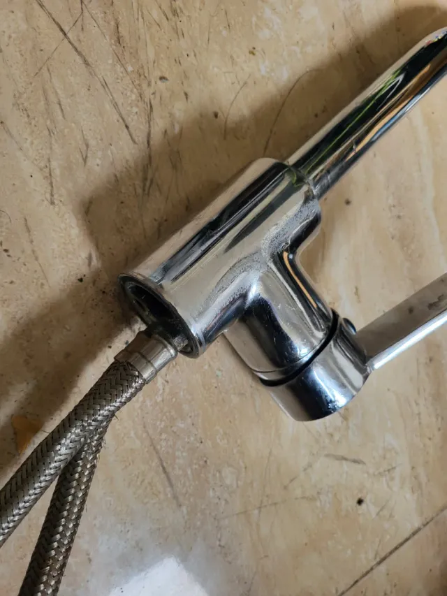 Grifo de cocina plateado