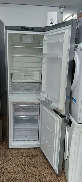 NEVERA COMBI INDESIT NO FROST ENERGÍA A+