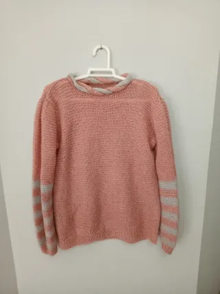 Jersey tejido a mano gris rosa brillante