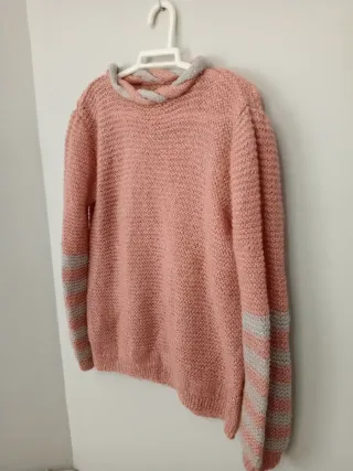 Jersey tejido a mano gris rosa brillante