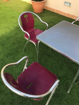 Mesa y 4 sillas de exterior