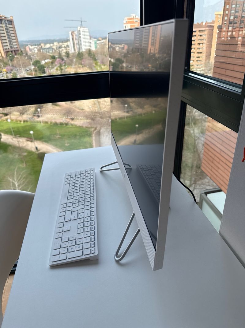 Ordenador HP AIO 27 Plata y Blanco afbeelding 2