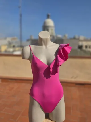 Bañador Yamamay azul con volantes