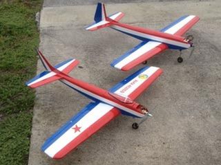 PLANOS EN PAPEL (2) DE AVION ELECTRIC TAURUS 60