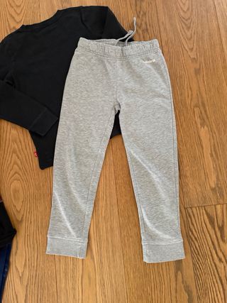Set felpa, maglie e pantalone 6/7 anni