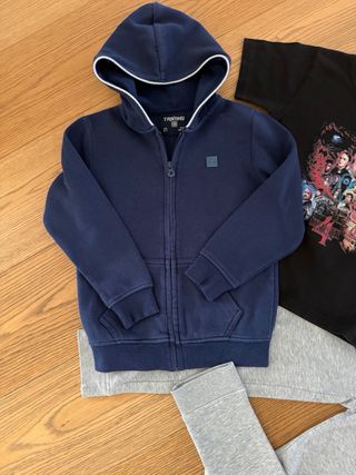 Set felpa, maglie e pantalone 6/7 anni