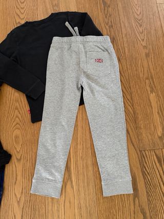 Set felpa, maglie e pantalone 6/7 anni