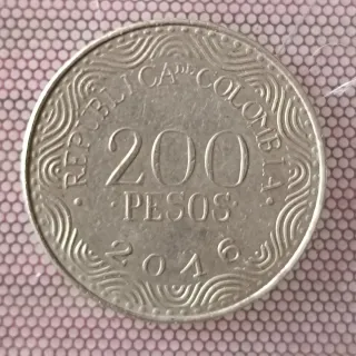 Moneda Guacamaya Bandera