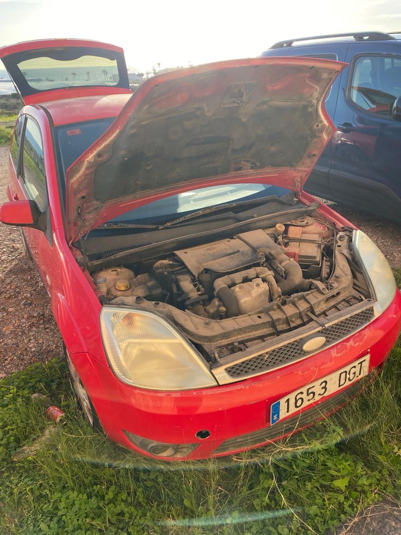 Ford Fiesta 2004 - foto 1