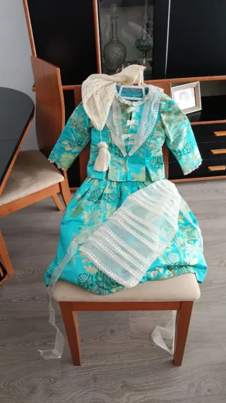 Bolso tejido gris y rosa con botones