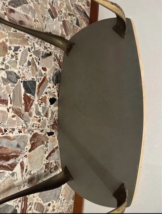 Tavolino in resina e metallo