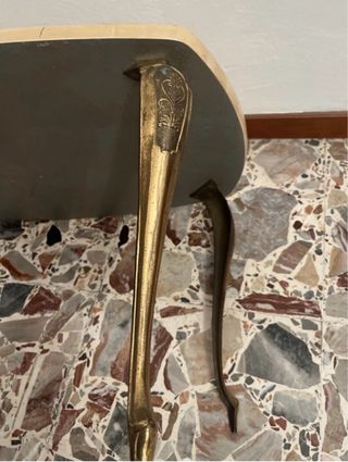 Tavolino in resina e metallo