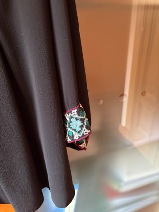 Blusón negro bordado talla L