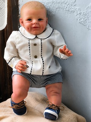 Muñeco reborn artesanal muy dulce.