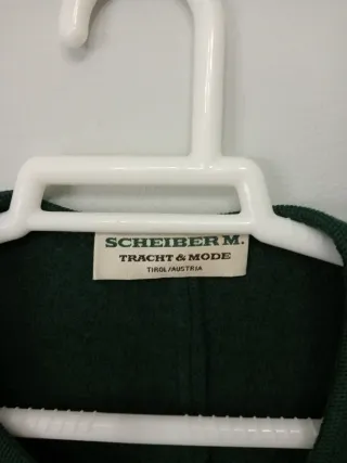 Chaqueta tirolesa verde botones relieve Scheiber