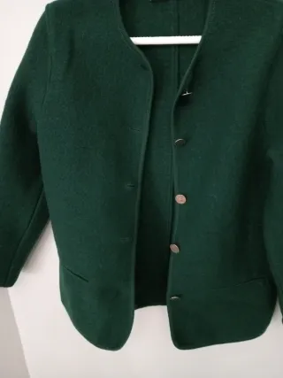 Chaqueta tirolesa verde botones relieve Scheiber