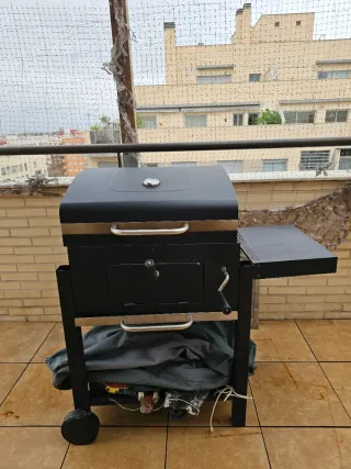 Barbacoa de carbón negra